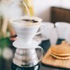 Hario V60 02 Keramički Driper Bele Boje