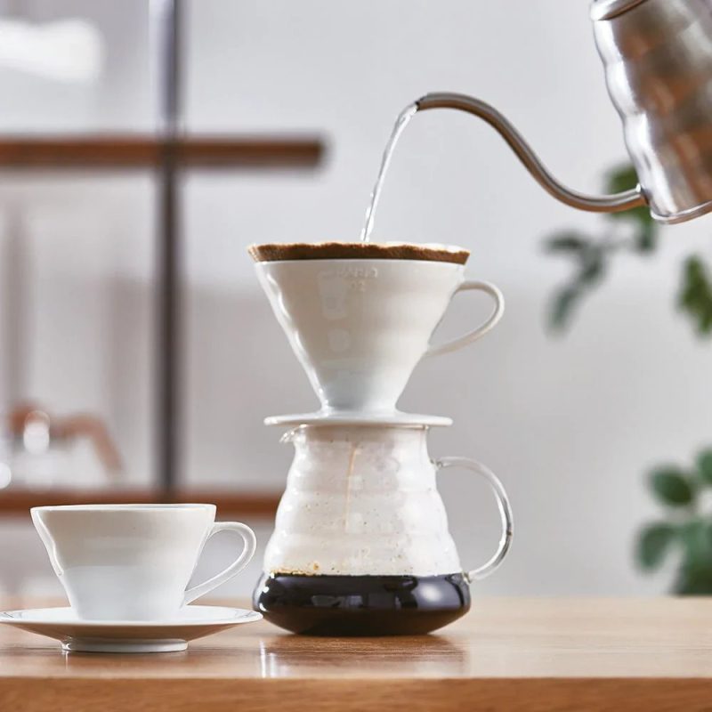 Hario Plastični Driper V60 02 Bela plastika